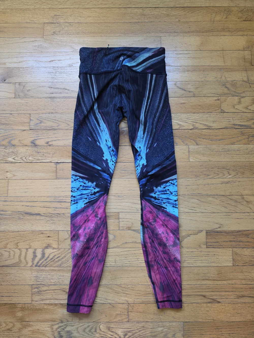 Lululemon Abstract Print Leggings Lux Material Black W/Blue, Teal & Magenta, Red - Picture 2 of 8